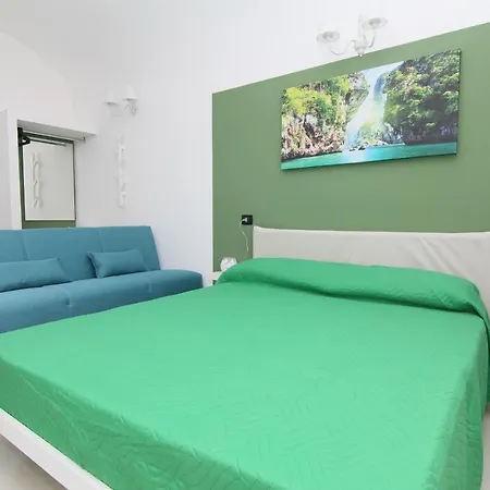 Marea Naples