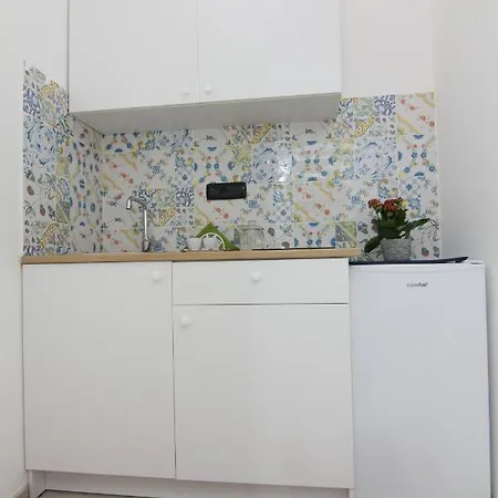 Marea * Νάπολη